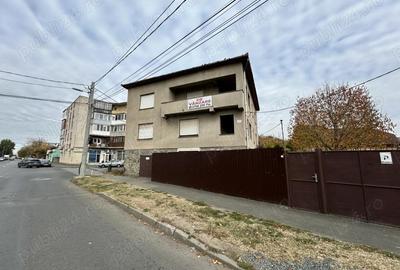 Vand imobil mare P+2,in Mun.arad,str,Poetului, st,461 mp,sc.386 mp. - 3