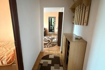 Apartament cu 2 camere semidecomandat în Micro 4 - 1