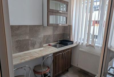 Garsonieră decomandată în Roșu - 7