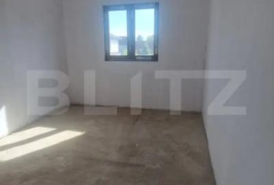 Casă cu 4 camere cu Teren 420 Mp în Stupini