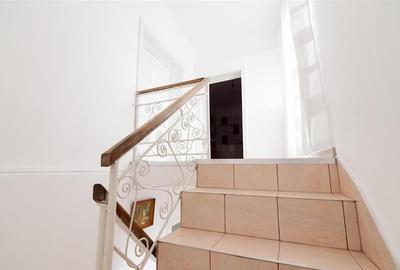 RECO Casa  cu 4 camere la 5 minute de centru (Olosig) -Oradea-curte si acces aut - 12