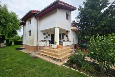 Casa 108 mp utili, teren 1750mp, semineu, foisor, livada,  comision 0 - 1