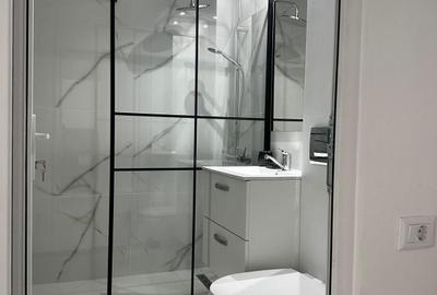 Apartament cu 2 camere decomandat în 1 Mai