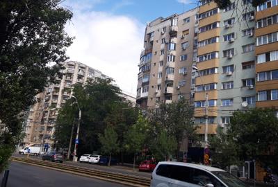 Ghencea (Garleni) sect. 6, apartament 2 camere , bloc 1983, 3/10, 99000 Euro.