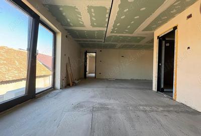 Casă cu 4 camere cu Teren 648 Mp în Central - 5