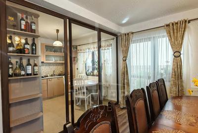 Apartament cu 3 camere decomandat, mobilat în Central