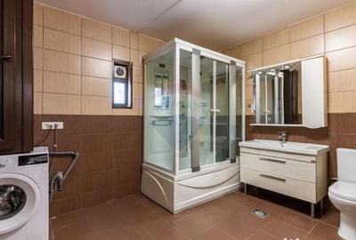 Spațiu comercial, de 374 mp, în Central - 7