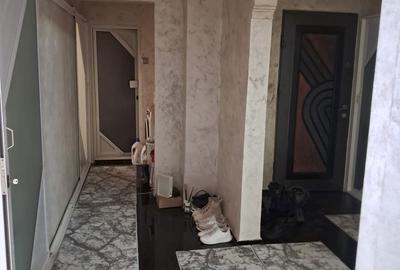 Apartament cu 4 camere decomandat în Central - 8