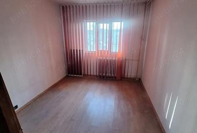 Apartament cu 3 camere decomandat în Inel II