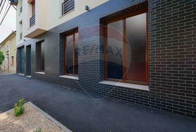 Spațiu comercial de închiriat, zona ultracentrală, Oradea - 2