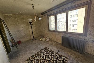 Apartament cu 2 camere semidecomandat în Micro I - 15