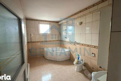 Casă cu 5 camere decomandat cu Teren 244 Mp în Central - 2