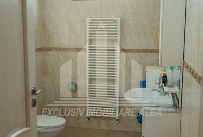 Casă individuală cu 6 camere cu Canalizare în Cetate - 12