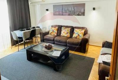 Apartament 3 camere de vanzare - Bulevardul Decebal Apartament 3 camere de vanzare - Bulevardul Decebal - 4