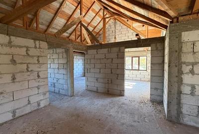 Casă cu 6 camere cu Garaj în Ungheni - 8