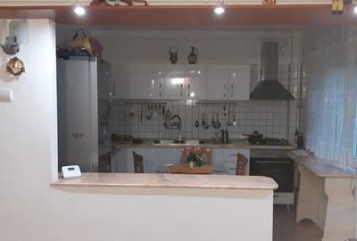 Apartament cu 4 camere decomandat în Central - 1
