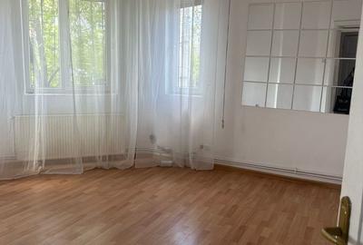 Apartament cu 2 camere în Decebal