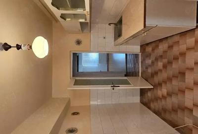 Apartament cu 3 camere decomandat în Pod - 5