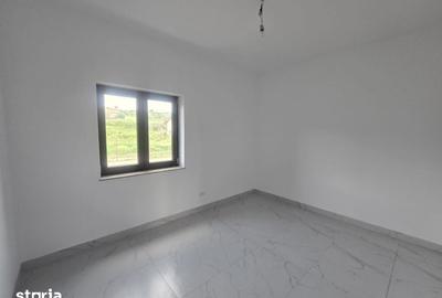 Casă cu 3 camere cu Teren 590 Mp în Sărata - 1