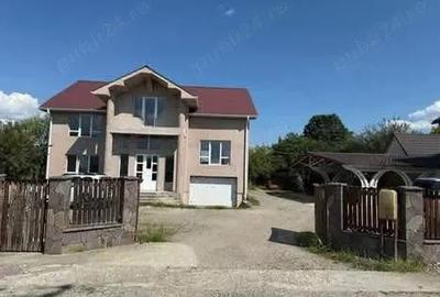 Casă cu 7 camere cu Teren 998 Mp în Ocna Șugatag - 9