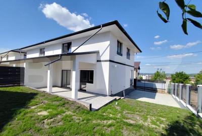 Casă cu 4 camere cu Canalizare în Horpaz - 1