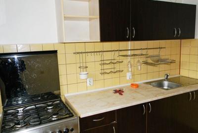 Apartament cu 3 camere, bucataria mobilata-utilata - 4