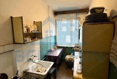 Apartament cu 3 camere semidecomandat în Craiovița Nouă - 3