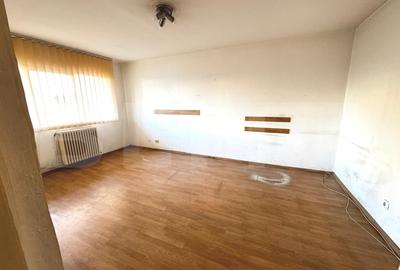 Spatiu comercial/apartament, 50 mp cu boxa la subsol, zona Cetate - 2