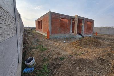 Casă individuală cu 4 camere cu Canalizare în Sântandrei - 2