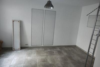 Spațiu comercial, de 42 mp, în Central - 3