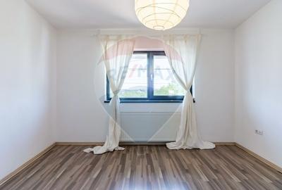 Casa / Vila in Corbeanca,  toate utilitatile, strada principala - 13