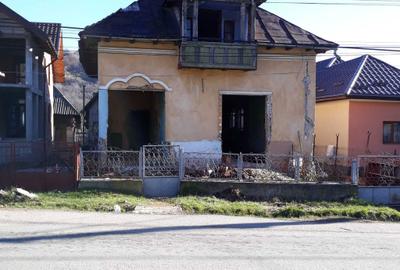 Casă cu 3 camere în Corbi - 1