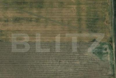 Teren de 12218 mp, în Central