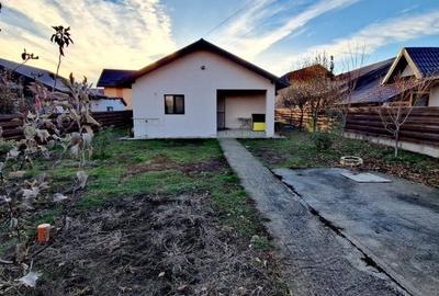 Casa 4 camere cu curte - 1