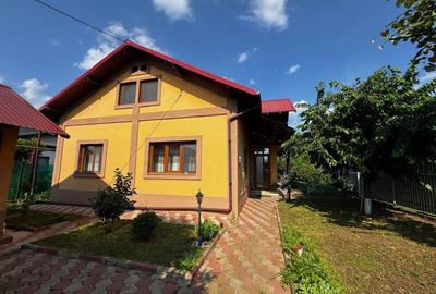 Casă individuală cu 5 camere în Periferie