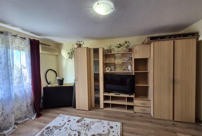 Garsonieră semidecomandată în Uzina 2 - 3