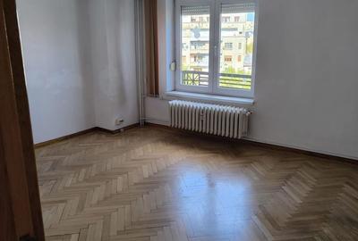 Apartament cu 4 camere semidecomandat în P-ța Unirii - 4