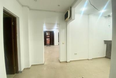 Spatiu Comercial - Stradal, 70 mp , bd.Republicii - 4