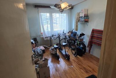 3 camere, St 74mp, parc, metrou Drumul Taberei, tramavi 41, strada 1 Mai, nr 30 - 20