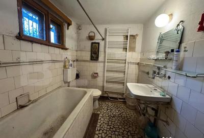 Casă cu 4 camere cu Teren 1488 Mp în Pestișu Mic - 8