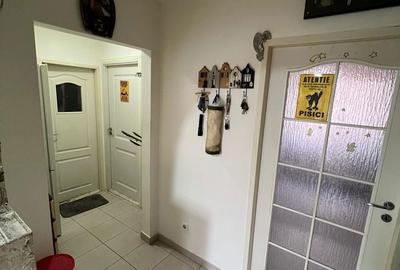 Apartament cu 3 camere decomandat în Micro 16