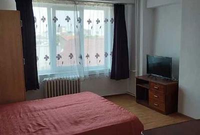 Garsonieră decomandată în Decebal - 3