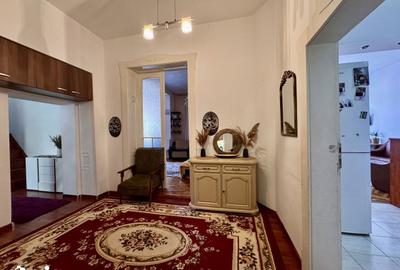 Casă cu 10 camere cu Canalizare în Central - 18