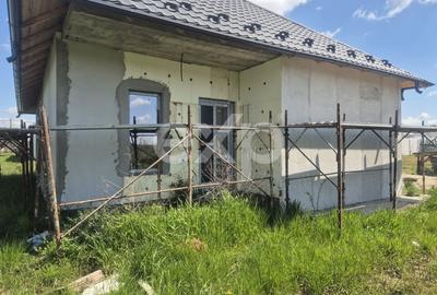 Casă individuală cu 3 camere cu Canalizare în Albota - 9