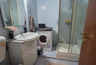 Apartament cu 3 camere decomandat, mobilat în Pajura - 9