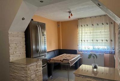 Apartament cu 2 camere decomandat, mobilat în Sebastian