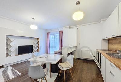 Apartament cu 2 camere semidecomandat, mobilat în Între Lacuri