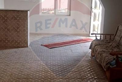 Casă cu 4 camere cu Teren 1088 Mp în Răcăciuni - 3