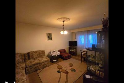 Apartament cu 3 camere decomandat în Decebal - 12