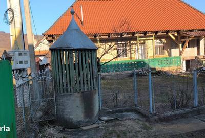 Casă cu 4 camere cu Teren 1300 Mp în Măgherani - 1